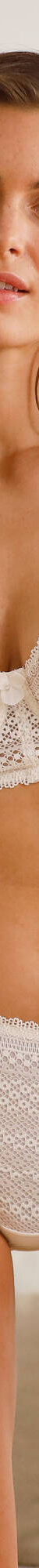 Soutien-gorge forme foulard Kalapana en dentelle, avec armatures flexibles. (ivoire) Soutien-gorge forme foulard Kalapana en dentelle, avec armatures flexibles. (ivoire)